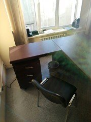 Стол для персонала с приставной тумбой