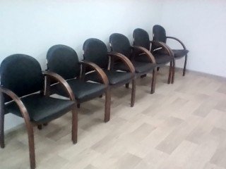 Стулья для посетителей в офис